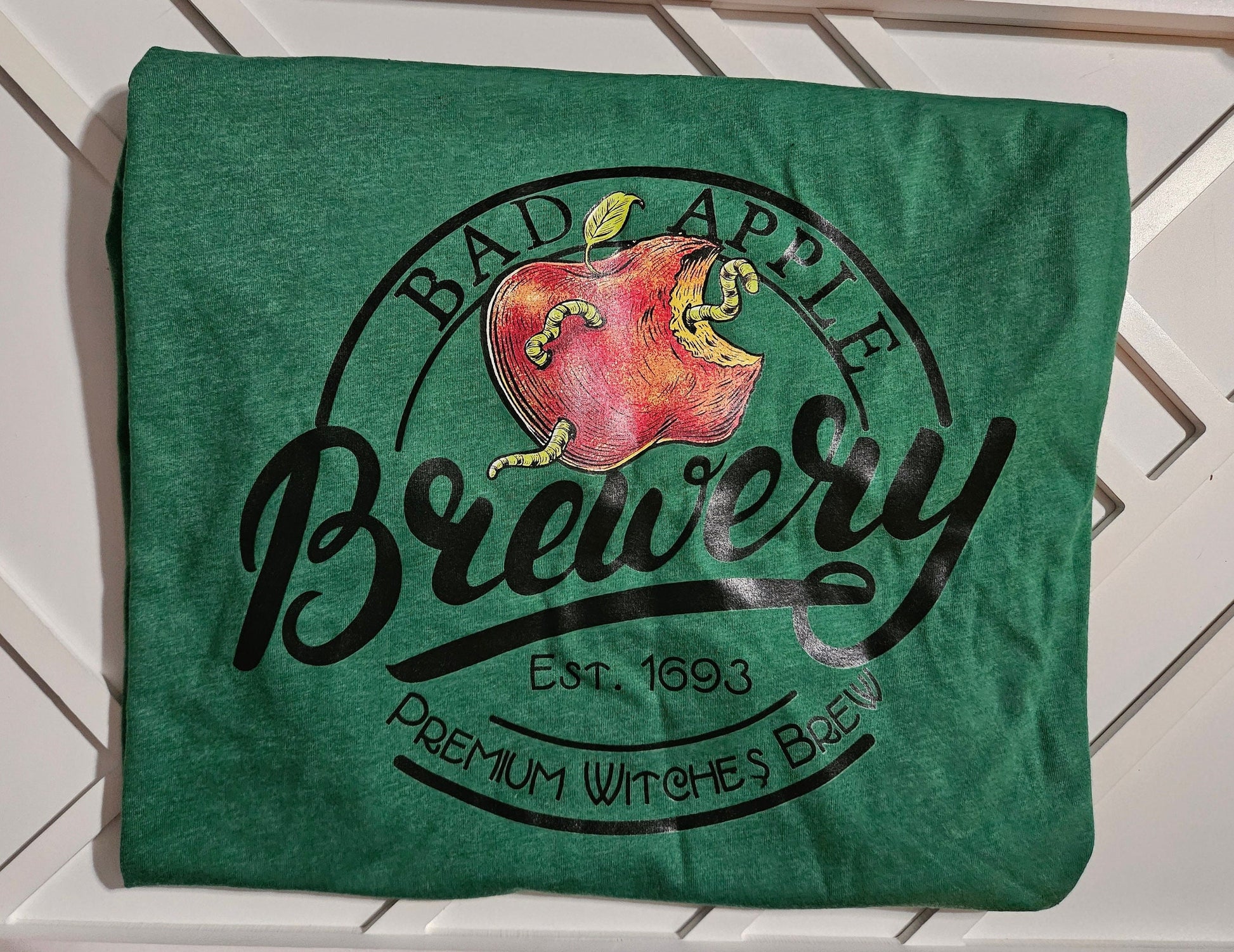 Bad Apple Brewery**Witches Brew*villain*T-Shirt**