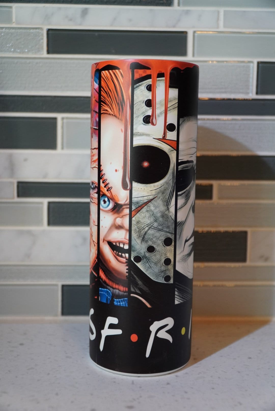 PennyWise**IT**Freddy**Jason**Micheal**Chucky**Friends** Glow in the dark**20 oz Tumbler