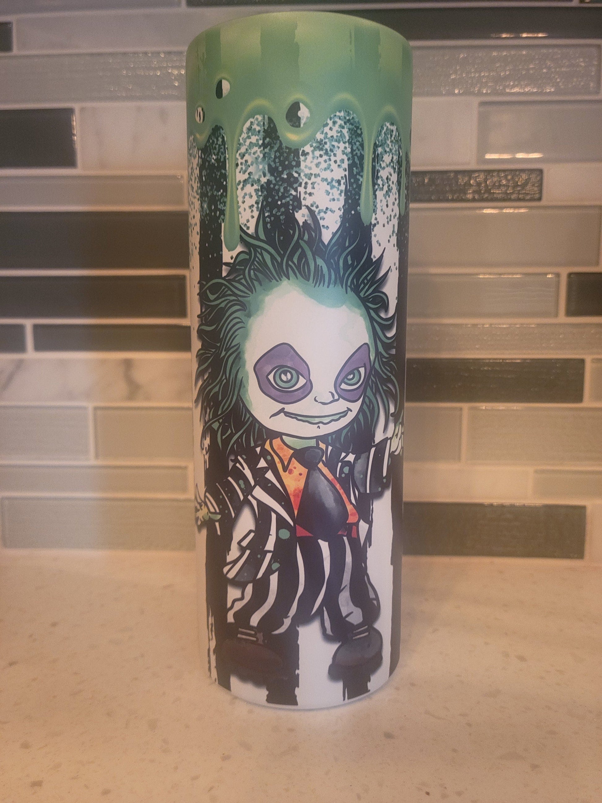 BeetleJuice**It&#39;s Showtime**Never Trust the Living***Black and White**Glow in the dark**20 oz tumbler